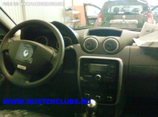 http://www.planetedacia.com/UserFiles/Image/groupe/Dacia/duster_2011_interieur.jpg