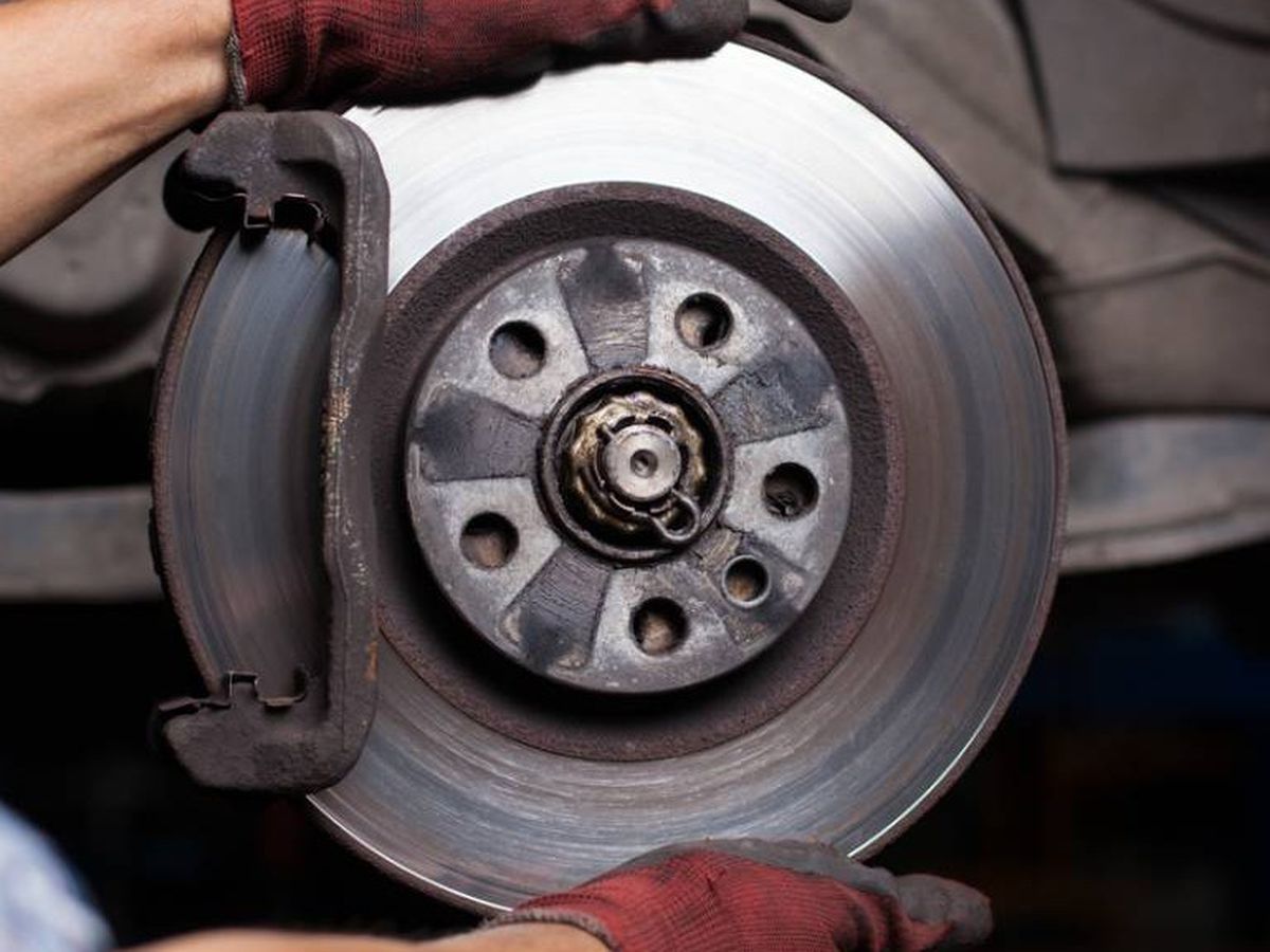 Car brakes. Спортейдж 3 замена передних колодок. Замена тормозных колодок по времени. Смена тормозных колодок. Тормозные колодки рено логан 1.