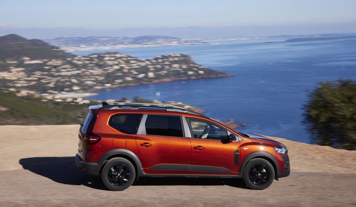 Nouveau Dacia Jogger (2022) dans sa teinte Brun Terracotta