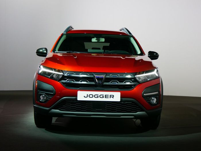 une face avant identique à la Sandero 