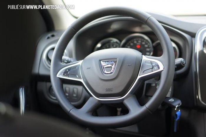 Sandero 2017 TCe 90 - SCe 75 1