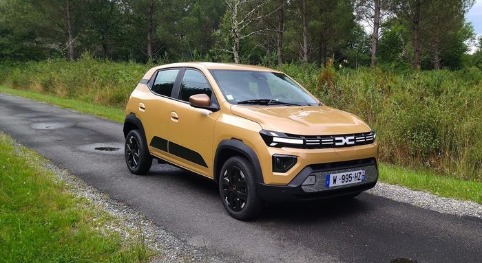 Dacia Spring restylée