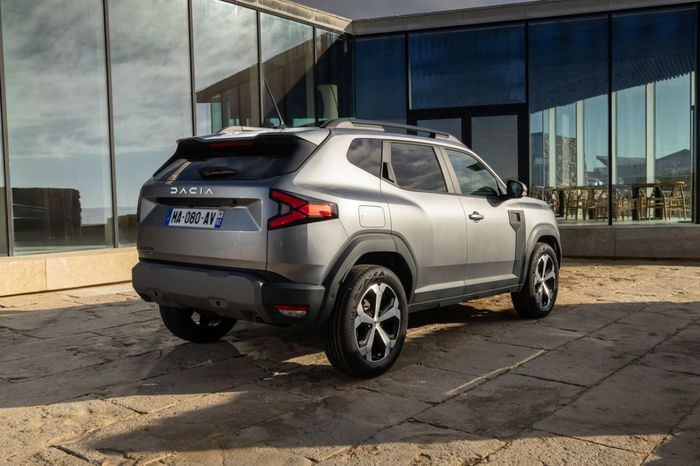 Nouveau Dacia Duster 2024 vu de profil