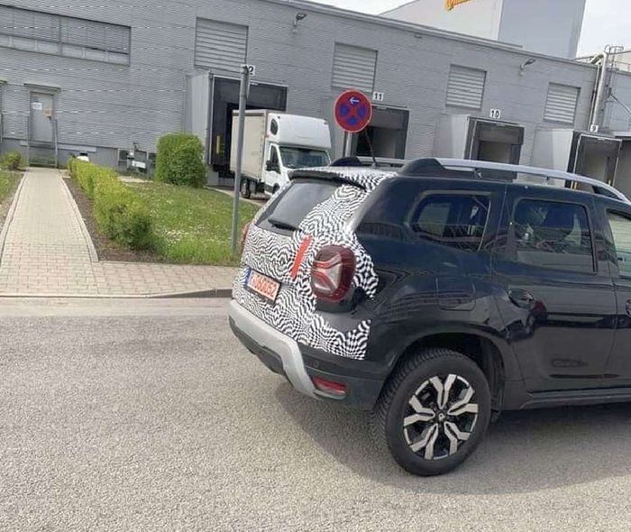 Le Duster restylé arborera la nouvelle signature lumineuse à LED