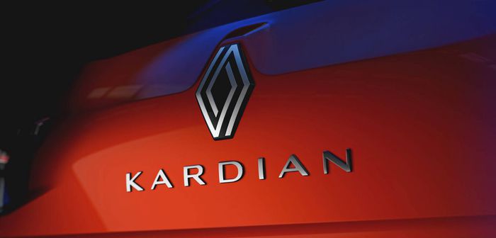 Un Kardian et un Captur logotés Dacia